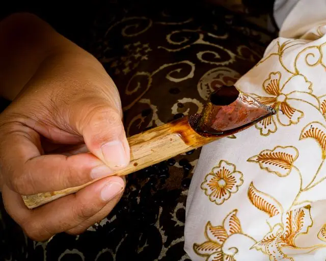 Pengembangan Batik Motif Betawi dengan Pewarna Alami